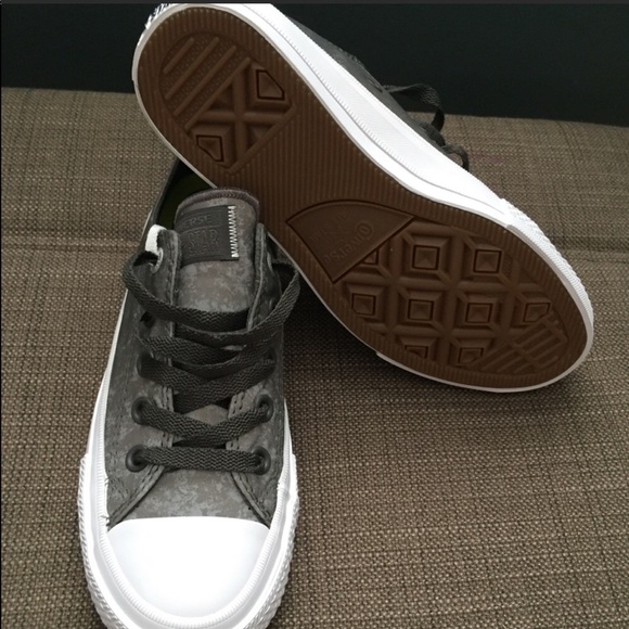 BRAND NEW Converse grey/silver/white W5/M3 - Picture 3 of 8